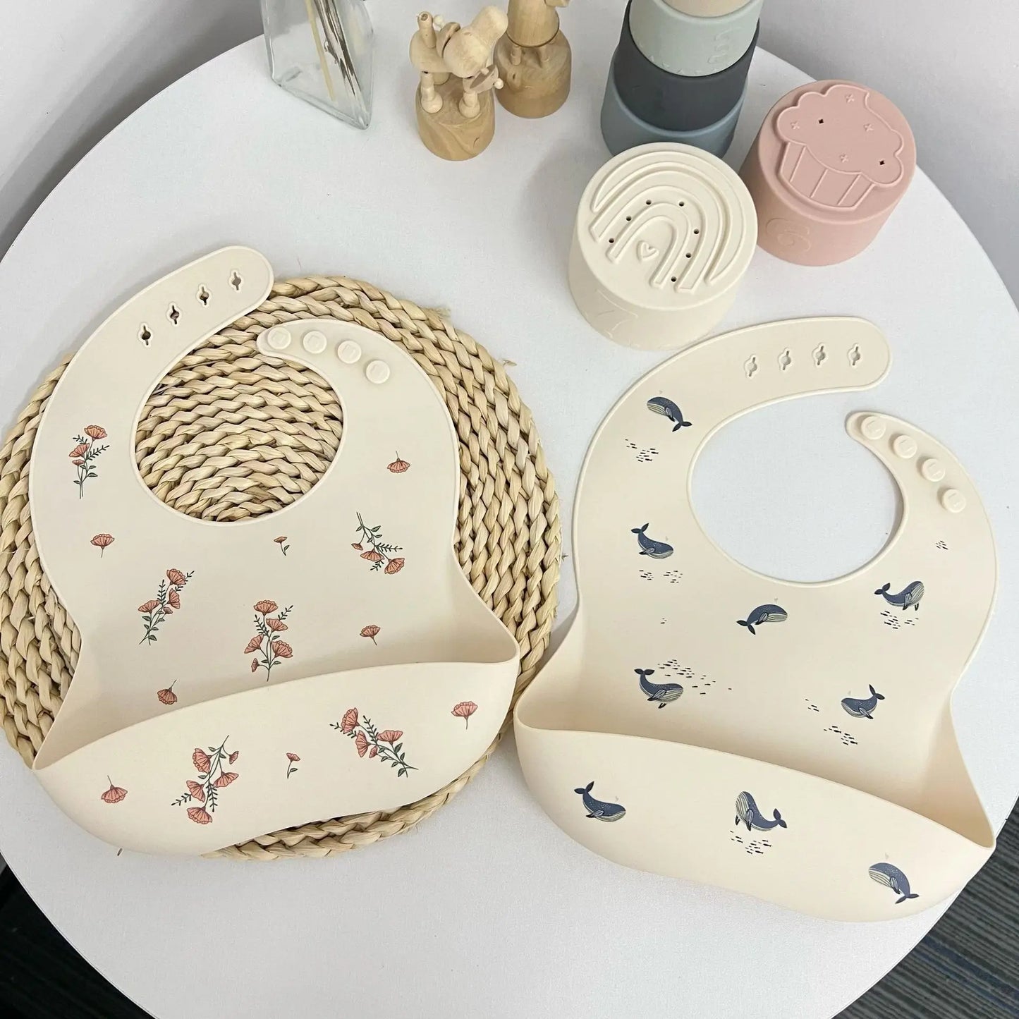 WhaleTidy Silicone Feeding Bib